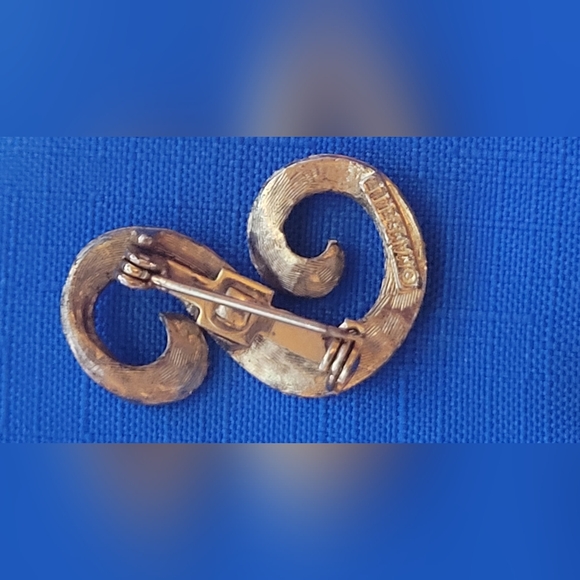 VINTAGE SIGNED MAMSELLE GOLD TONE *S* PIN - Picture 5 of 7